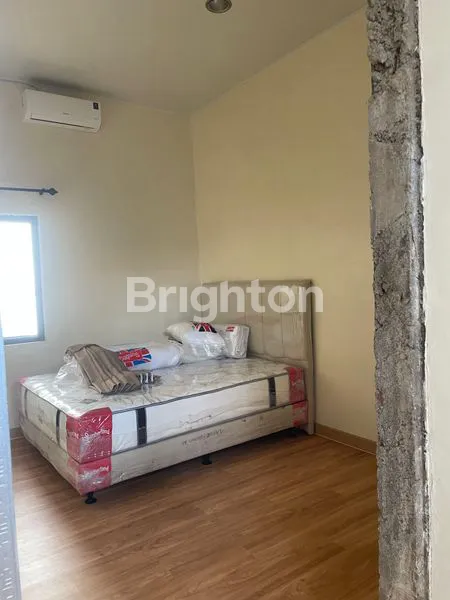 image RUMAH DEALOVA COLOMADU FULL FURNISH TINGGAL BAWA KOPER (6)