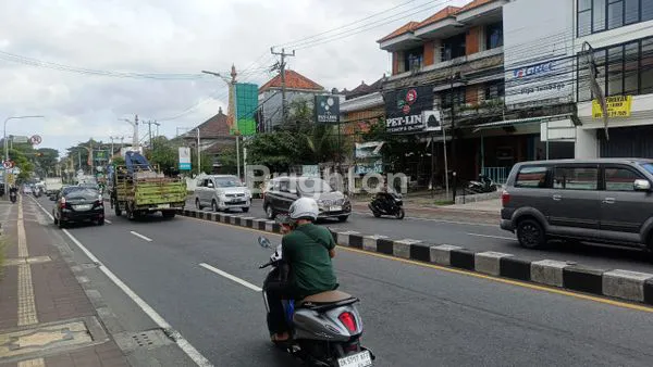 image DISEWAKAN RUKO 2 LANTAI DI JL. GATOT SUBROTO TENGAH – LOKASI STRATEGIS! (2)