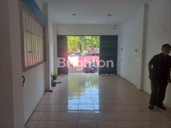 RUKO 3 LANTAI TENGAH KOTA SIAP PAKAI DI SEMARANG BARAT