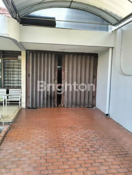 image RUMAH MEWAH 6KT DI MANYAR KERTOARJO DEKAT GALAXY MALL (3)