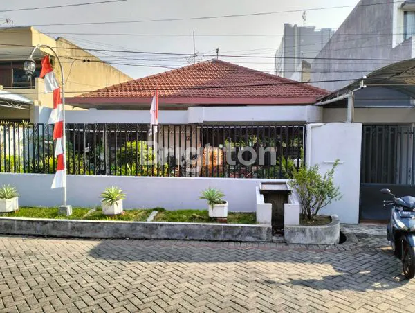 image RUMAH MEWAH 6KT DI MANYAR KERTOARJO DEKAT GALAXY MALL (1)