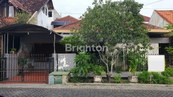 image MANYAR TIRTOMOYO RUMAH LAMA SUDAH HAMPIR DEAL (1)