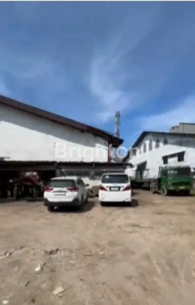 image GUDANG STRATEGIS DI RAYA MARGOMULYO (1)