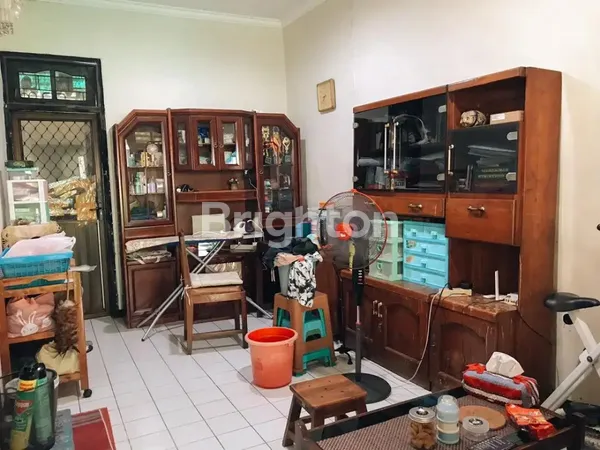 image RUMAH TENGGILIS TERAWAT SIAP HUNI LOKASI STRATEGIS DEKAT UBAYA (2)