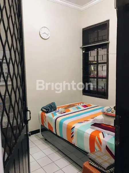image RUMAH TENGGILIS TERAWAT SIAP HUNI LOKASI STRATEGIS DEKAT UBAYA (4)