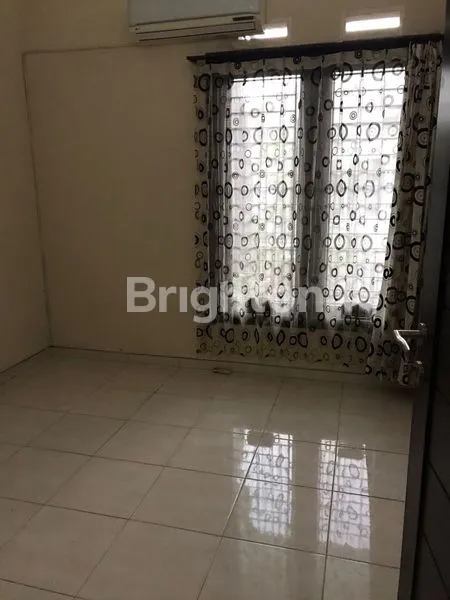 image RUMAH TINGGAL DI KAWASAN PERUMAHAN ELIT  (4)