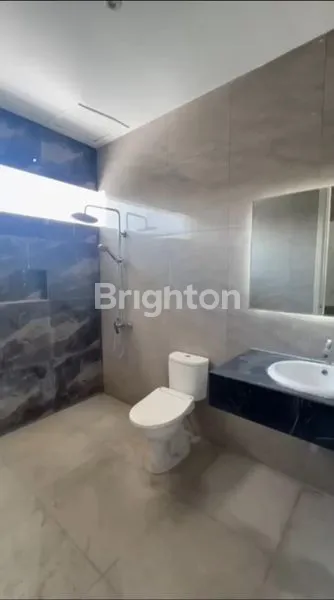 image HARGA TURUN 300JT!! SIAP HUNI RUMAH MINIMALIS 2 LANTAI CLUSTER DU LOUVRE (2)