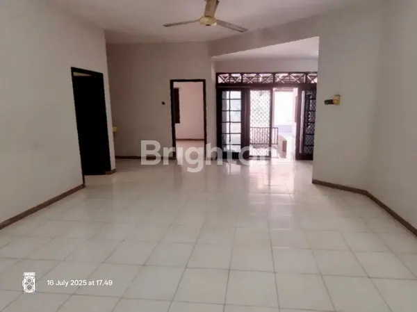 image RUMAH RUNGKUT TERAWAT ADA SISA LAHAN LOKASI STRATEGIS DEKAT UPN (7)