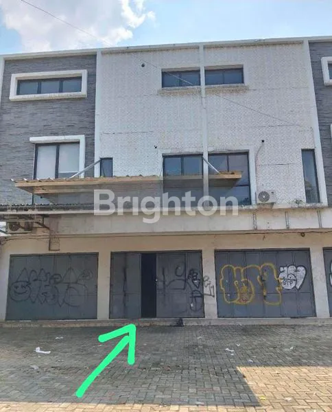 LOKASI STRATEGIS DI PINGGIR JALAN RAYA, RUKO 3 LANTAI COCOK UNTUK GUDANG ,BENGKEL DAN LAINNYA, JL RAYA CIPENDAWA , BOJONG MENTENG , RAWALUMBU ,BEKASI , JAWA BARAT