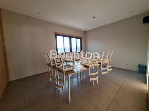 image DI SEWA RESTORAN 2 LANTAI SIAP DI PAKAI (8)