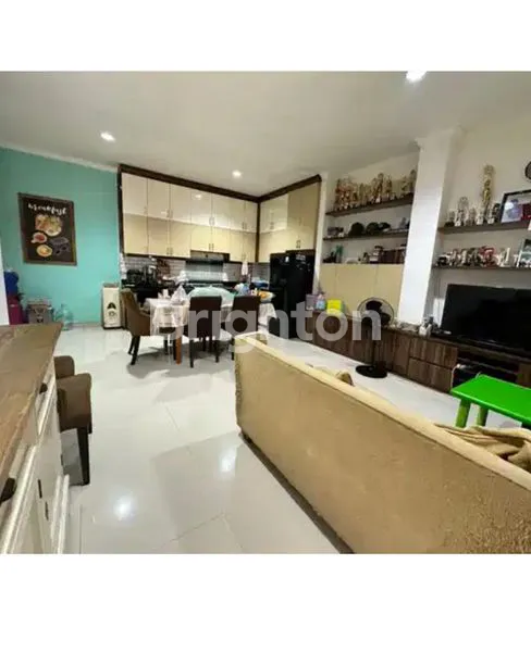 image RUMAH DI BINTARO  (3)