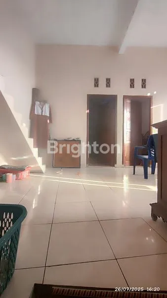 image RUMAH USAHA 3 LANTAI DI SEMAMPIR SANGAT STRATEGIS UNTUK USAHA DAN INVESTASI (2)