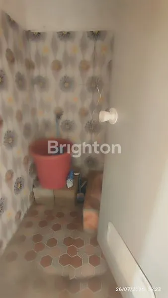 image RUMAH USAHA 3 LANTAI DI SEMAMPIR SANGAT STRATEGIS UNTUK USAHA DAN INVESTASI (8)