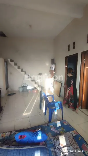 image RUMAH USAHA 3 LANTAI DI SEMAMPIR SANGAT STRATEGIS UNTUK USAHA DAN INVESTASI (6)