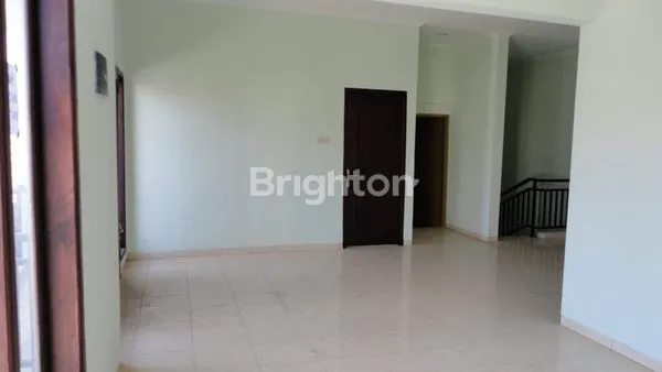 image DI JUAL RUMAH 2 LANTAI DI JALAN TAMAN JIMBARAN  (4)