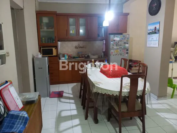 image RUMAH DI KEBON JERUK LOKASI STRATEGIS  JAKARTA BARAT.  (7)