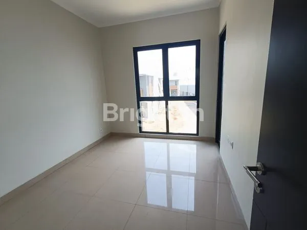 image RUMAH MEWAH DEKAT FASILITAS KULINER SUMARECON CROWN (8)