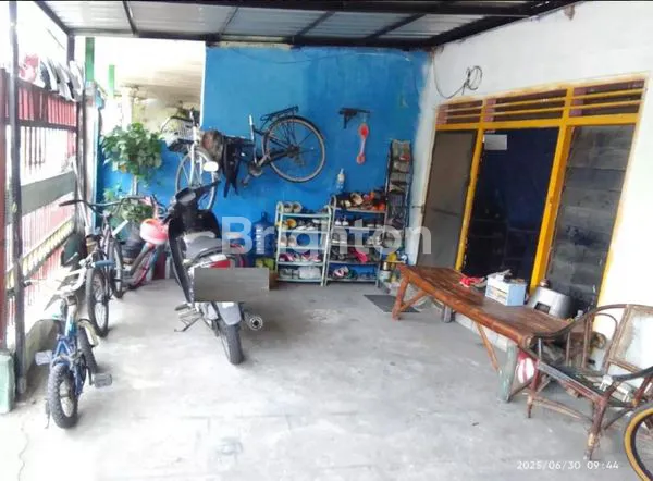 image DIJUAL RUMAH BANGUNAN TUA DI JL. PUCANG ANOM TIMUR GG 4, SURABAYA. (3)