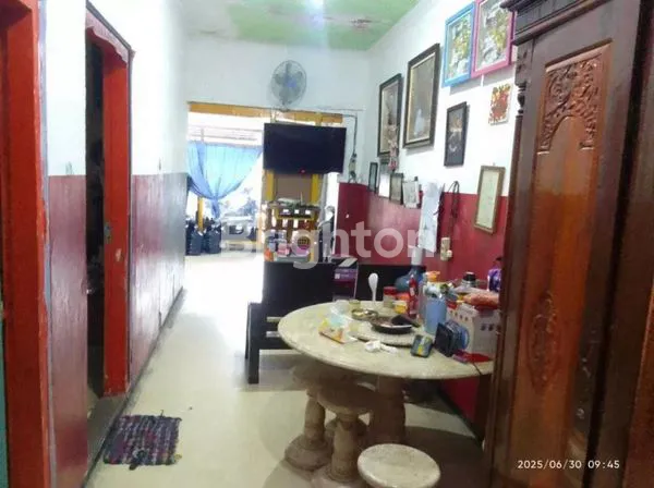 image DIJUAL RUMAH BANGUNAN TUA DI JL. PUCANG ANOM TIMUR GG 4, SURABAYA. (4)