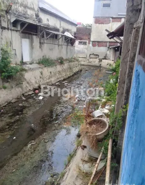 image DIJUAL RUMAH BANGUNAN TUA DI JL. PUCANG ANOM TIMUR GG 4, SURABAYA. (8)