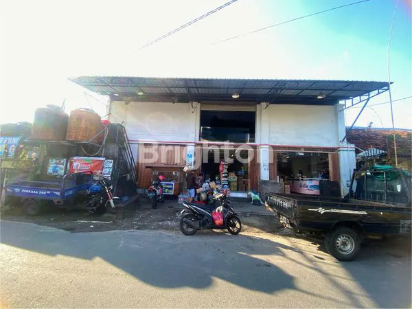 OVER KONTRAK TOKO DI PANJER DEKAT PASAR