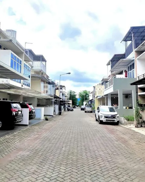 image HARGA BAGUS ! JUAL/SEWA RUMAH LEBAR 6 M KOMPLEK J CITY CLUSTER J ELITE (2)