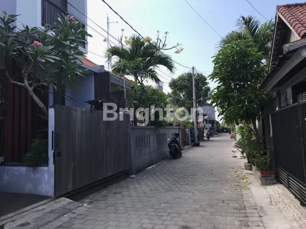 image DIJUAL RUMAH 2 LANTAI FULL FURNISHED – SIDAKARYA, DENPASAR SELATAN (3)