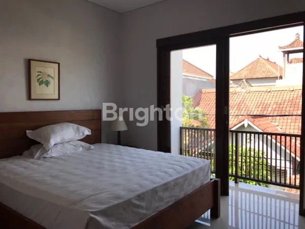 image DIJUAL RUMAH 2 LANTAI FULL FURNISHED – SIDAKARYA, DENPASAR SELATAN (6)
