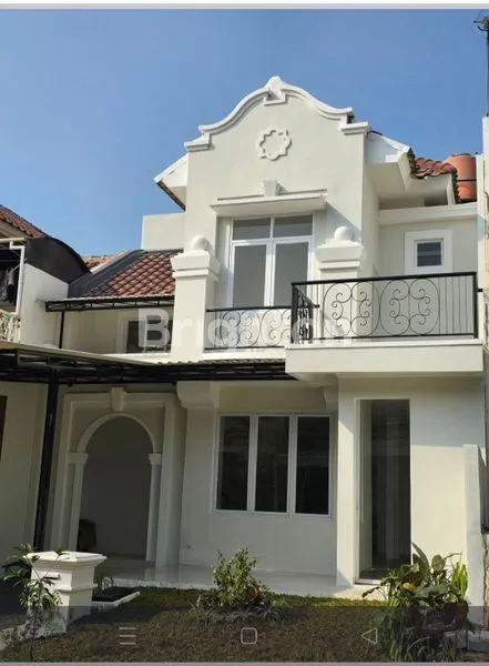 image RUMAH MEWAH 2 LANTAI DI LEGENDA WISATA CIBUBUR, 4KT, SHM (1)