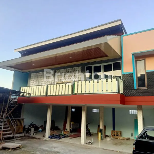 image RUMAH HOOK 2 LANTAI DENGAN HALAMAN LUASSS DI TAMAN BOROBUDUR SEMARANG BARAT (1)