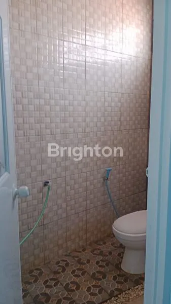 image RUMAH HOOK 2 LANTAI DENGAN HALAMAN LUASSS DI TAMAN BOROBUDUR SEMARANG BARAT (8)