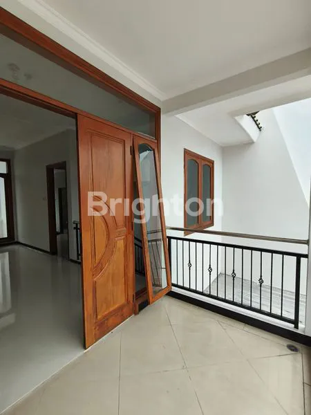image JUAL SEWA KONTRAK RUMAH 2 LANTAI DUKUH KUPANG TIMUR SURABAYA BARAT KUPANG INDAH CIPUTRA WORLD PAKUWON MALL (5)