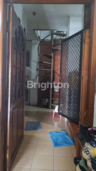 image RUMAH ARTISTIK  SIAP HUNI  DI  SEMARANG TIMUR (8)