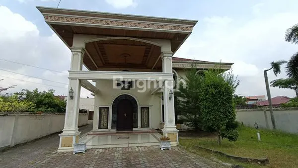 image DI JUAL CEPAT RUMAH MEWAH 2 LANTAI PUSAT KOTA SUDIRMAN - HARGA NEGO (1)