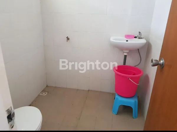 image DIJUAL RUMAH SANGAT TERAWAT DI PERUMAHAN PUNCAK BURING, DEKAT CITRA GARDEN, MALANG. (6)