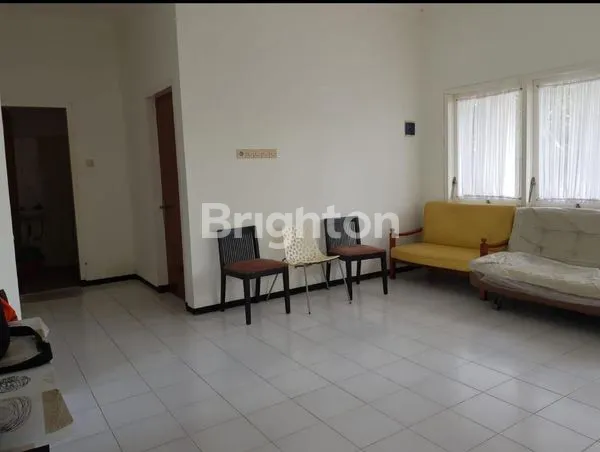 image DIJUAL RUMAH SANGAT TERAWAT DI PERUMAHAN PUNCAK BURING, DEKAT CITRA GARDEN, MALANG. (2)