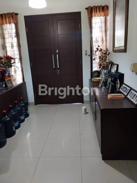 image RUMAH MEWAH LOKASI STRATRGIS DI BOJONG INDAH (3)