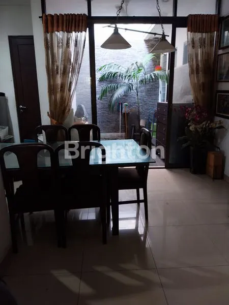 image RUMAH MEWAH LOKASI STRATRGIS DI BOJONG INDAH (5)