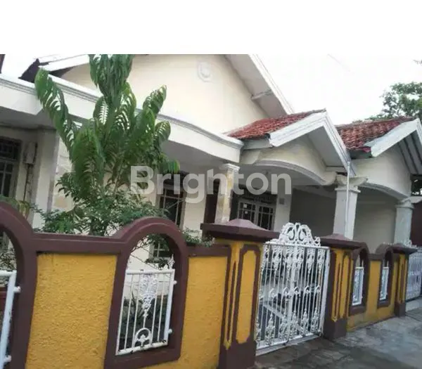 image RUMAH DI JAKASAMPURNA BEKASI BARAT (2)