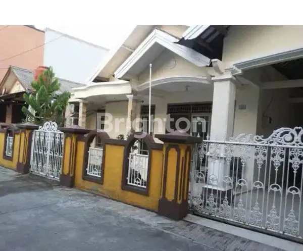 image RUMAH DI JAKASAMPURNA BEKASI BARAT (3)