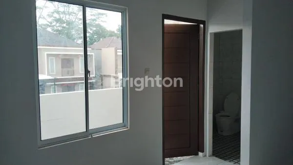 image RUMAH 2 LANTAI CLUSTER (6)