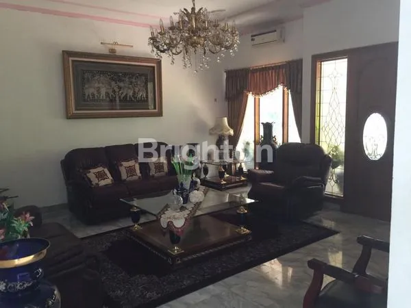 image RUMAH MEWAH DAN SANGAT NYAMAN DIPERMATA HIJAU RAYA (2)