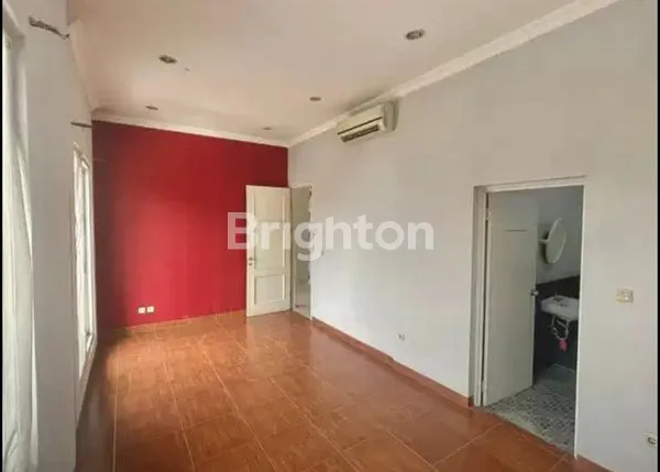 image RUMAH RAPIH CRYSTAL GADING SERPONG (6)