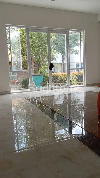 image RUMAH MEWAH CLUSTER ICON COSMO BSD TANGERANG (3)