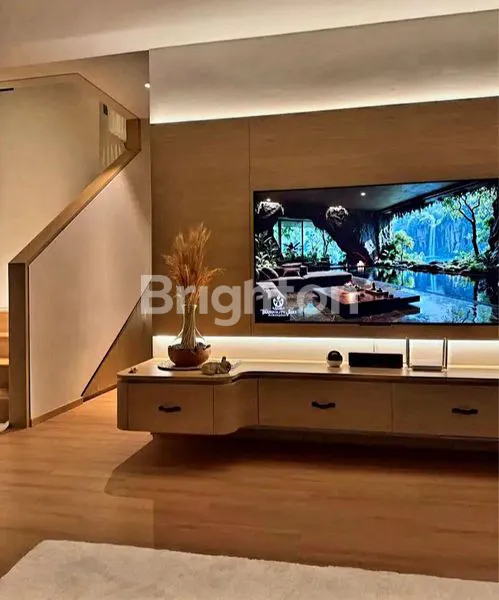 image DIJUAL BESERTA ISINYA 1 UNIT RUMAH 2 LANTAI, MEWAH, THEMATIC DAN SIAP HUNI YANG LOKASINYA DI TATAR TARUBHAWANA KOTA BARU PARAHYANGAN, PADALARANG (3)