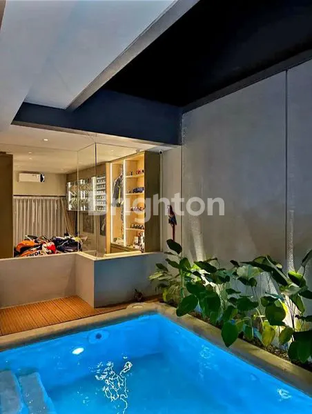 image DIJUAL BESERTA ISINYA 1 UNIT RUMAH 2 LANTAI, MEWAH, THEMATIC DAN SIAP HUNI YANG LOKASINYA DI TATAR TARUBHAWANA KOTA BARU PARAHYANGAN, PADALARANG (4)