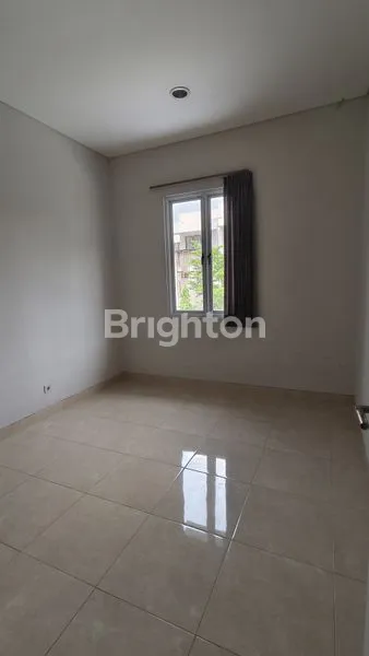 image RUMAH MINIMALIS DI CLUSTER HYLAND, GREENWICH BSD (3)