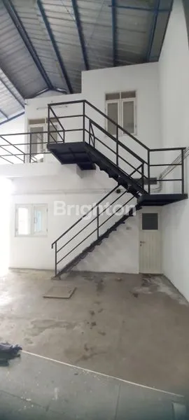 image GUDANG SIAP PAKAI GUNUNG ANYAR (7)