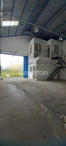 image GUDANG SIAP PAKAI GUNUNG ANYAR (2)