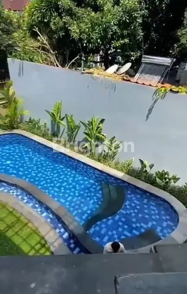 image RUMAH BESAR DAN MEWAH DIKAWASAN PREMIUM RENON (1)
